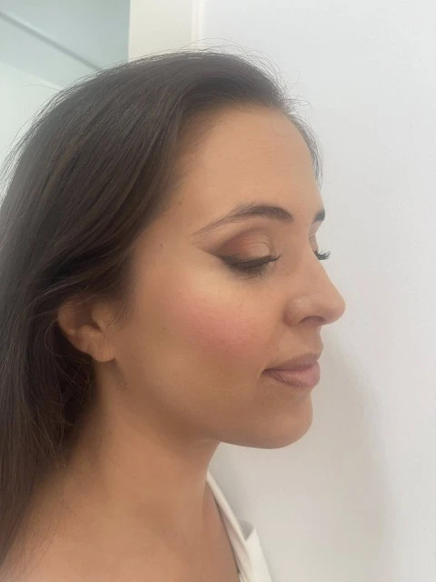 salón de belleza en Vera - salón de belleza en Vera,estética en Vera,centro de belleza en Vera,maquillaje para novias Vera,María Salcedo Estética Soy María, la persona detrás de cada servicio en María Salcedo Estética. Desde mi centro de estética en Vera, acompaño a cada clienta con cercanía y profesionalismo, ofreciendo tratamientos personalizados que resaltan lo mejor de cada una. Mi trabajo es mi vocación, y mi mayor satisfacción es verte salir feliz, relajada y confiada. Aquí, cada detalle cuenta y cada cita es una experiencia única.